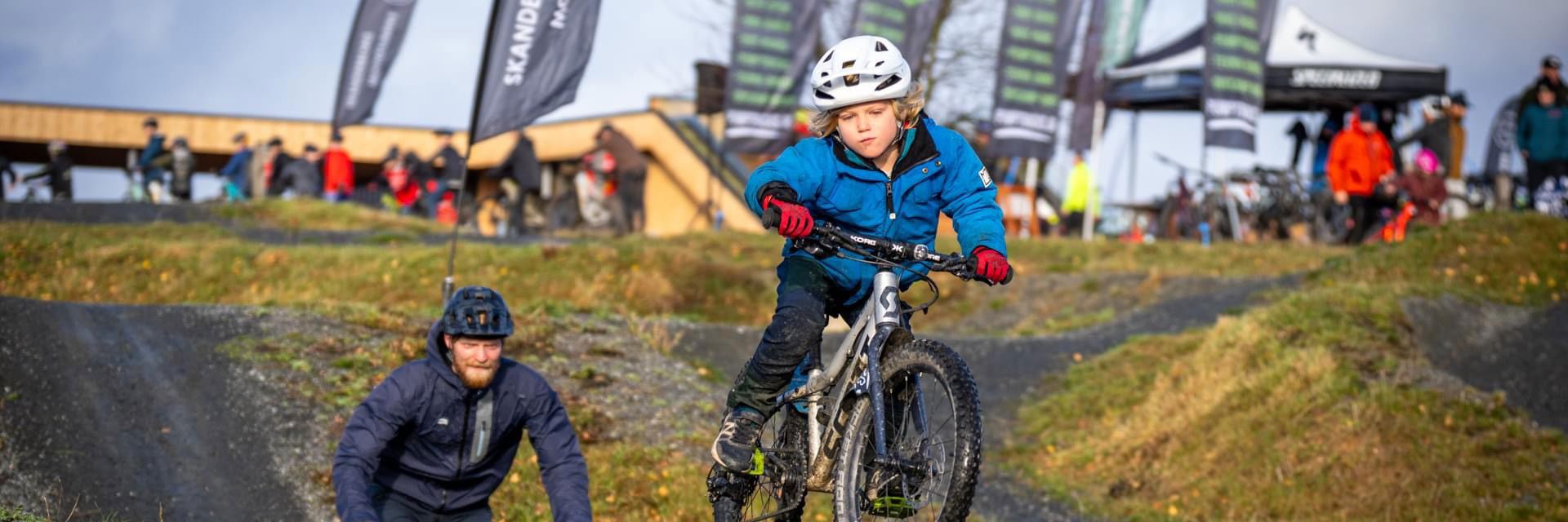 Billede med mountainbikere ved Trailcenteret